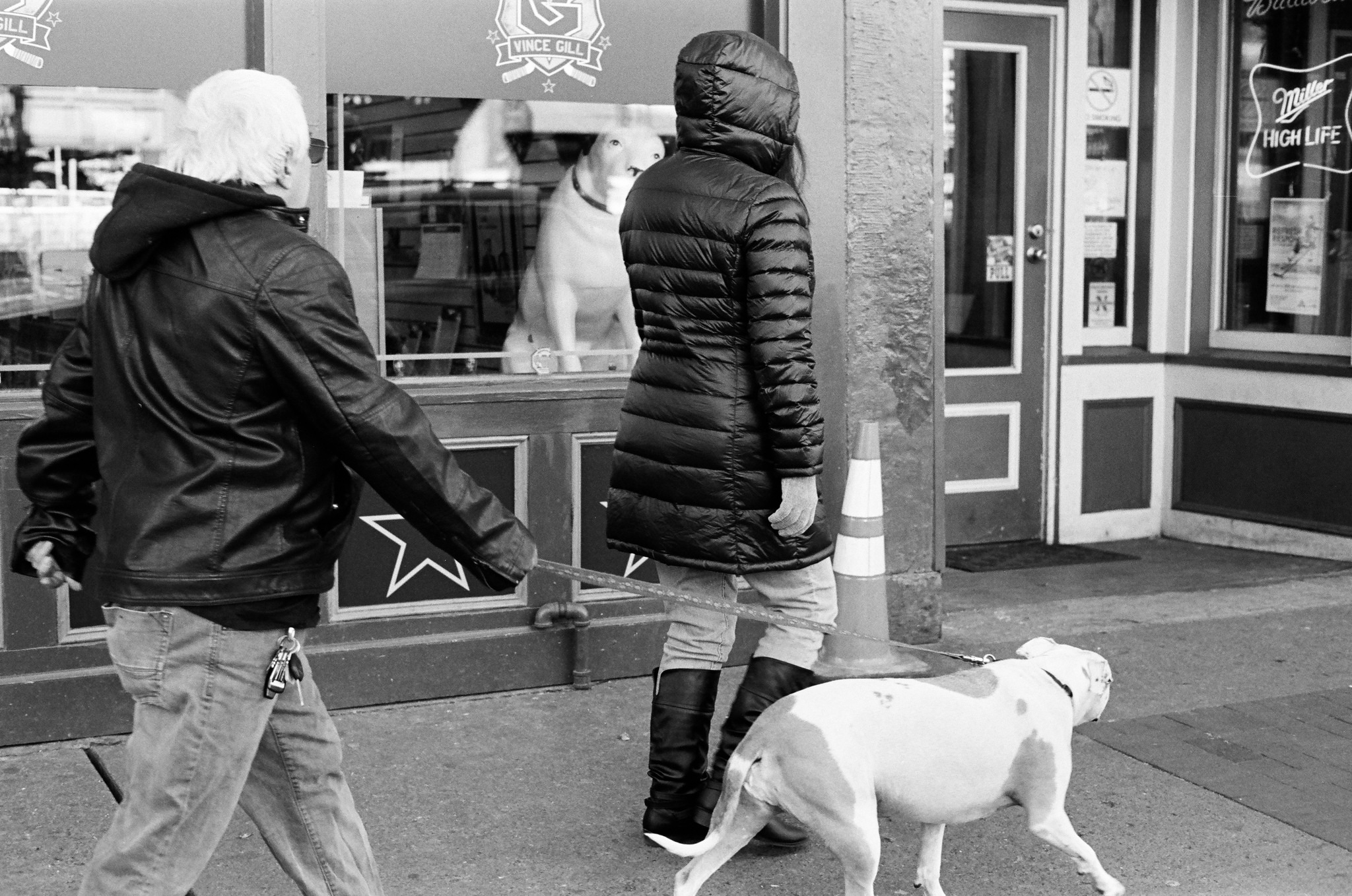 Nashville Street Photography. Shot on Kodak Trix-400 (35 mm Gelatin Silver)