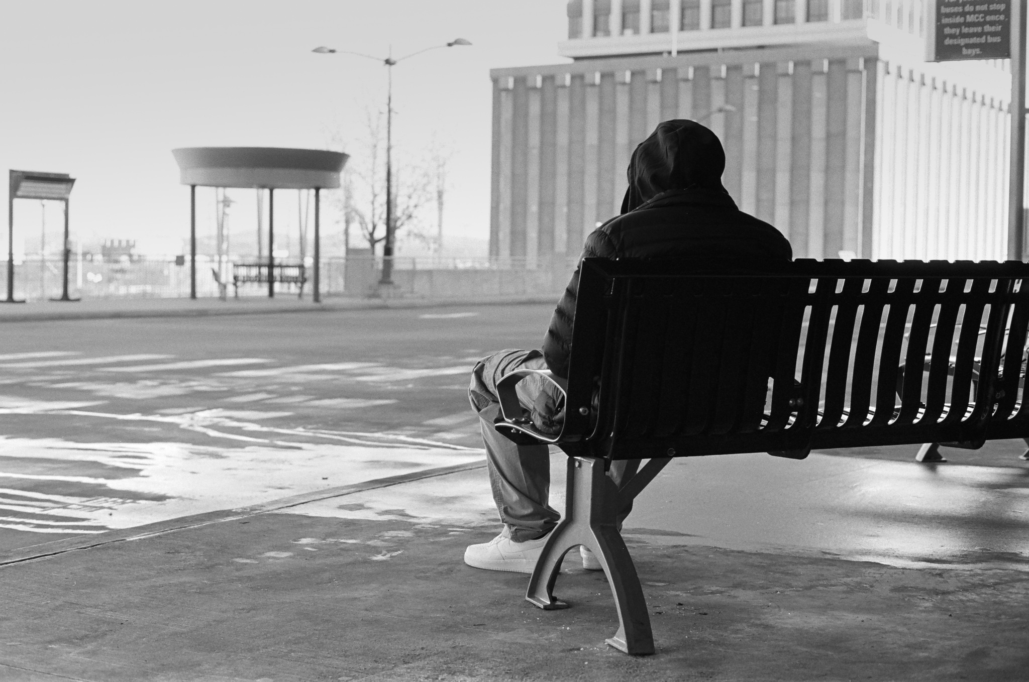 Nashville Street Photography. Shot on Kodak Trix-400 (35 mm Gelatin Silver)