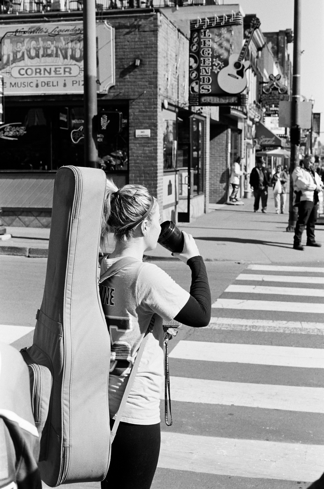 Nashville Street Photography. Shot on Kodak Trix-400 (35 mm Gelatin Silver)