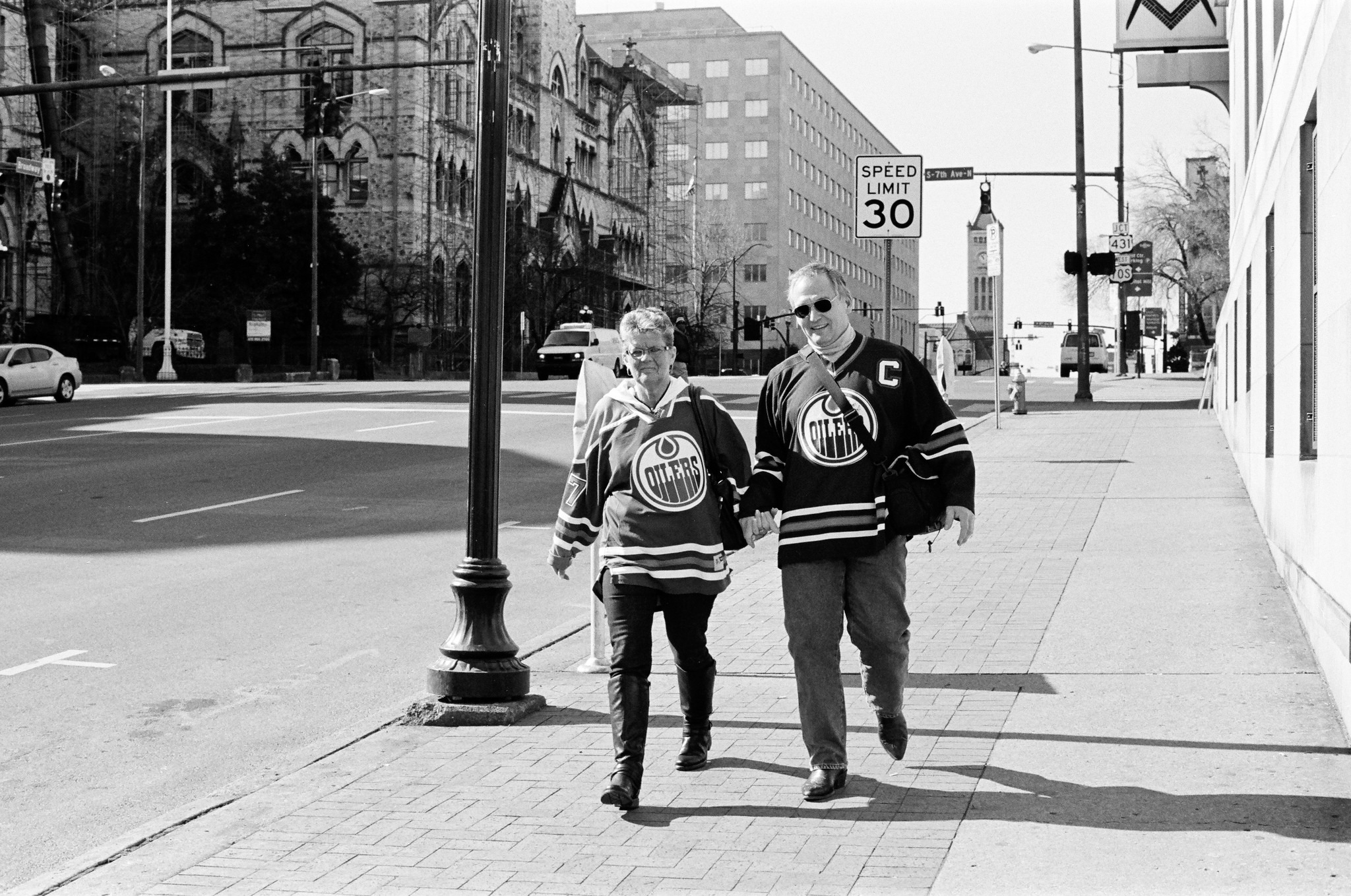 Nashville Street Photography. Shot on Kodak Trix-400 (35 mm Gelatin Silver)