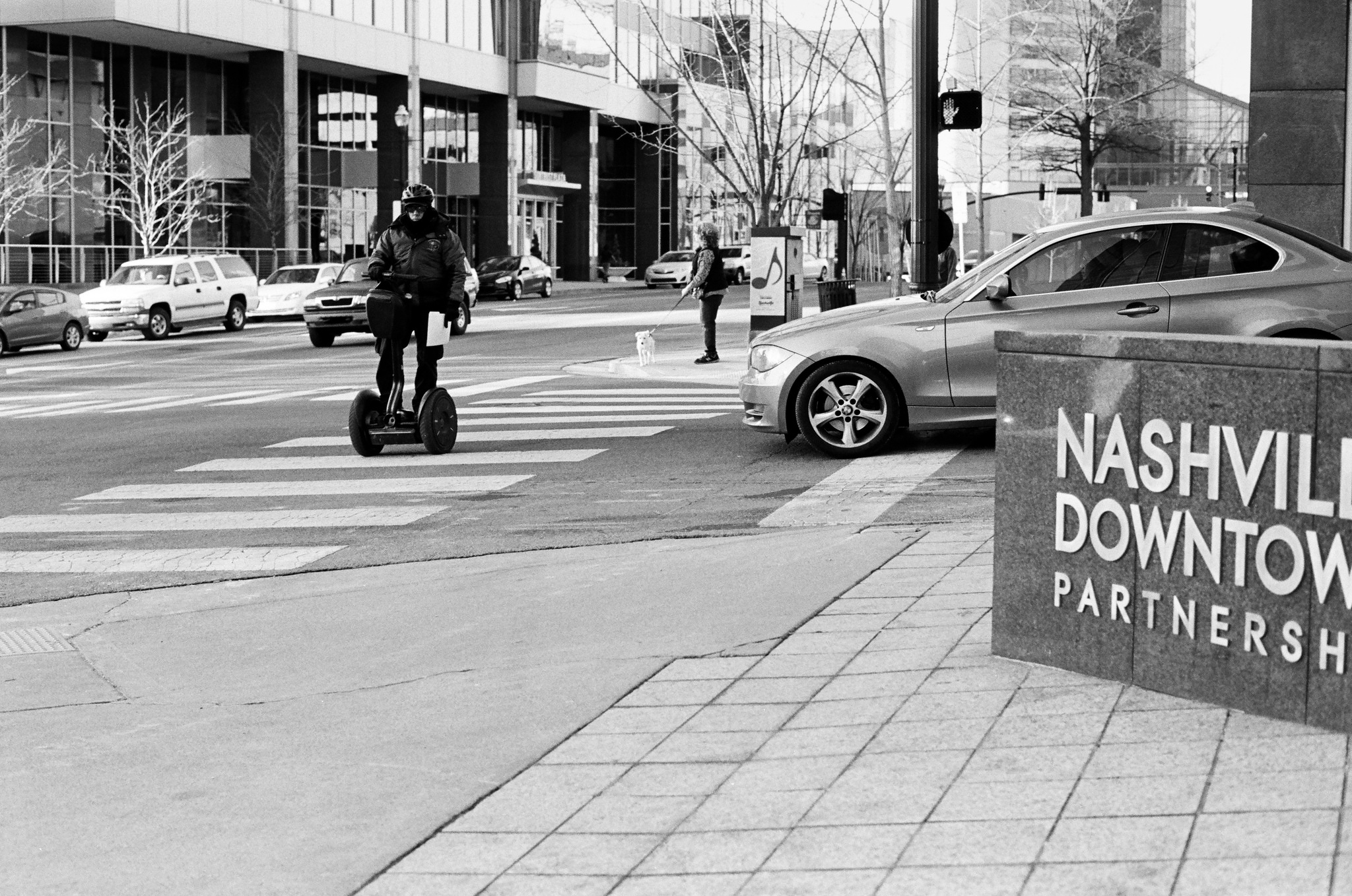 Nashville Street Photography. Shot on Kodak Trix-400 (35 mm Gelatin Silver)