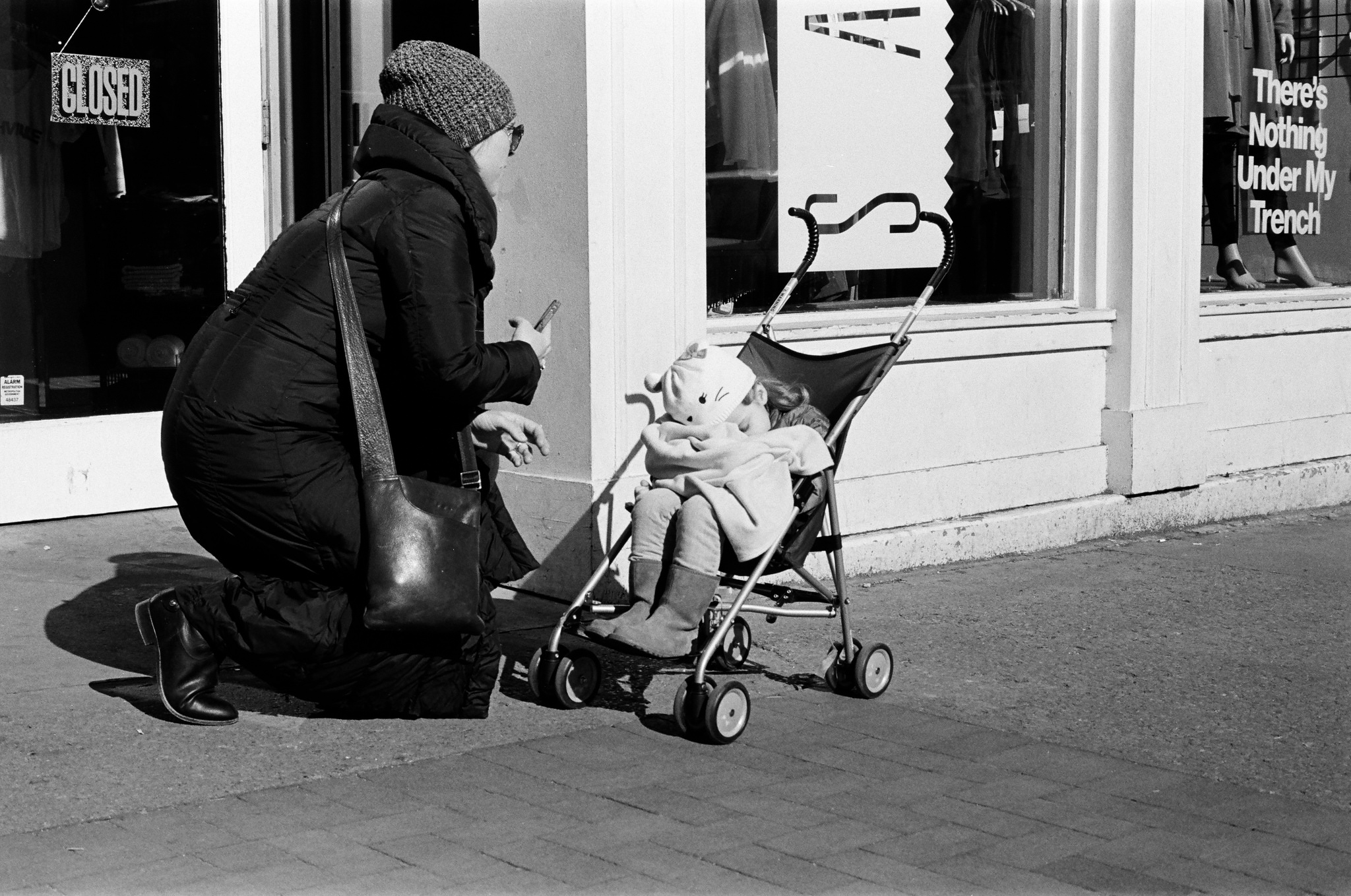 Nashville Street Photography. Shot on Kodak Trix-400 (35 mm Gelatin Silver)