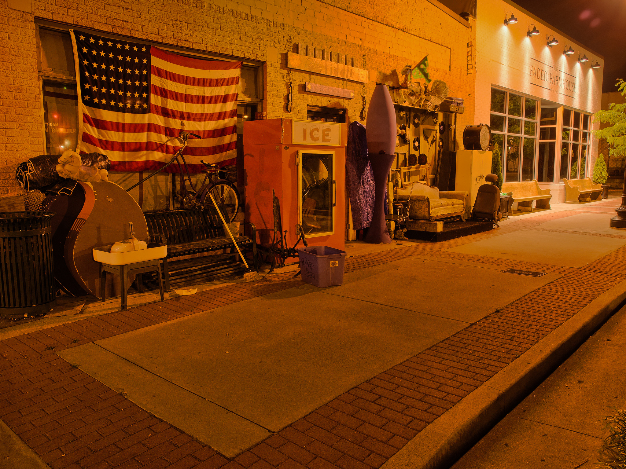 2nd Fiddle Antiques - Downtown Columbia, Tennessee - Olympus E520 / Sigma 30mm f1.4 / HDR-4 Frames