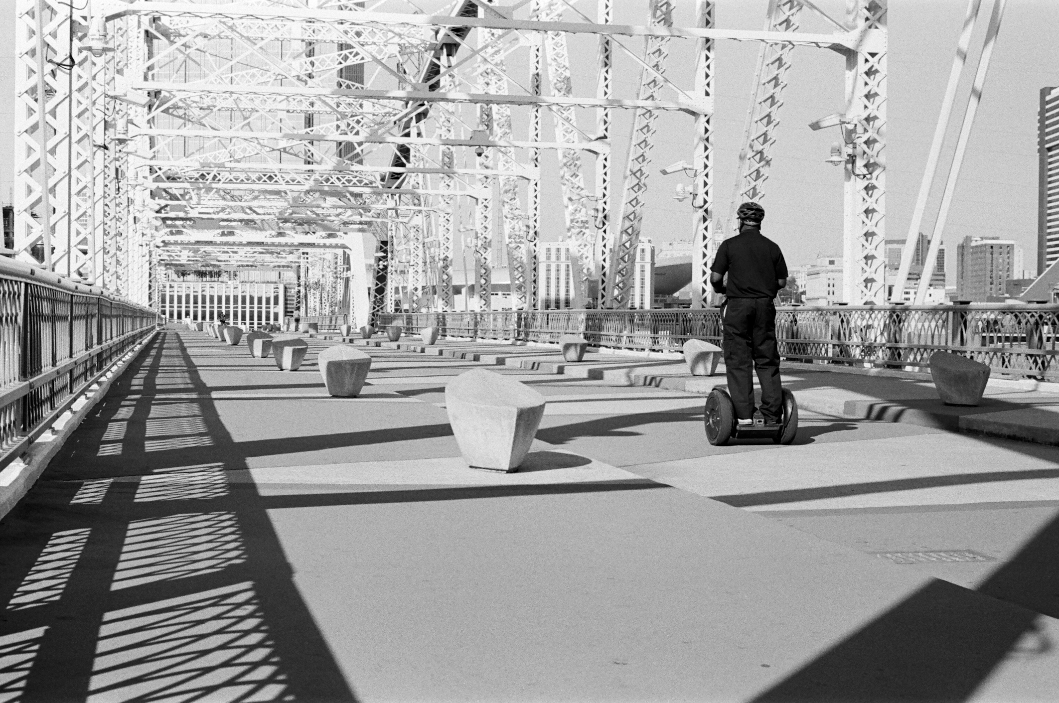 Downtown Nashville, Tennessee - Olympus OM1 / 50mm f1.8 / Kodak TRI-X 400 / FINDLab