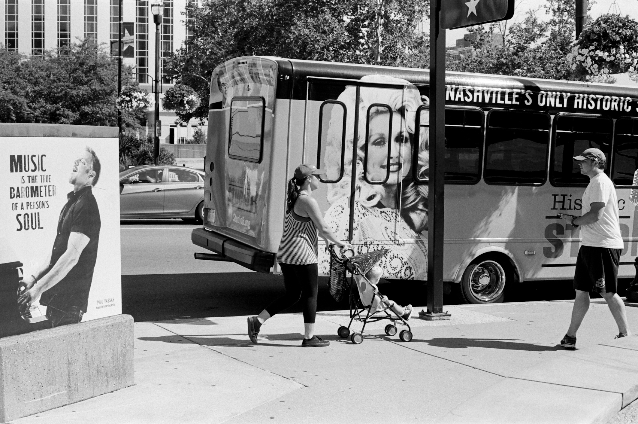 Downtown Nashville - Olympus OM1 / 50mm f1.8 / Kodak TRI-X 400 / FINDLab